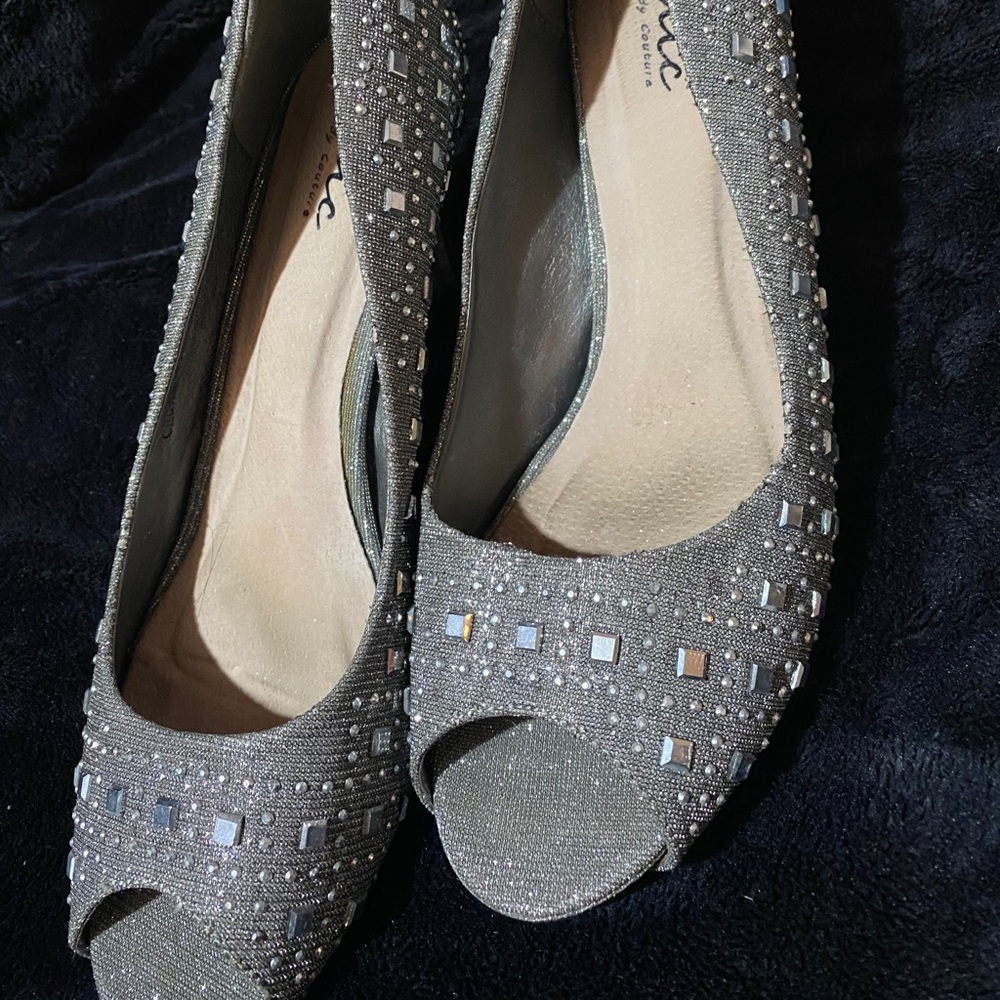 Shoes - Picture 2 of 3